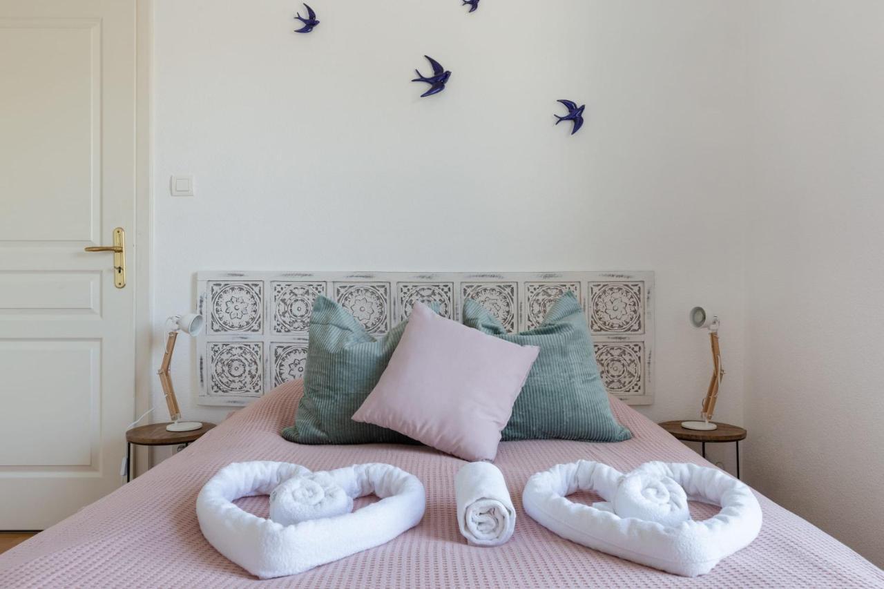 Travel Homes - The Nils, Cosy & Cute With Parking 科尔马 外观 照片